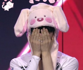 九游-TheShy回归赛场，高光表现首场状态亮眼，拜仁观众沸腾！的简单介绍