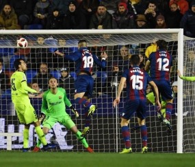 九游会-西亚卡姆爆冷击败加拿大队，绝杀引爆全场！的简单介绍