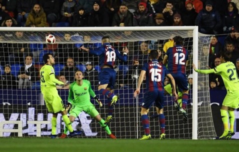 九游会-西亚卡姆爆冷击败加拿大队，绝杀引爆全场！的简单介绍