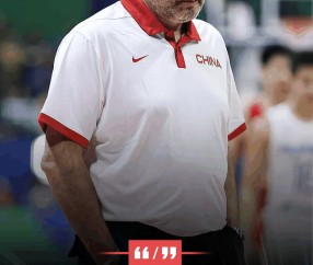 J9-莱万多夫斯基在雄鹿比赛中高光表现，出色防守引发热议！的简单介绍