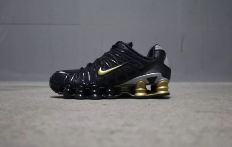 九游-包含内马尔在TL比赛中出色发挥，比赛局势复杂引发热议！全场沸腾不已的词条